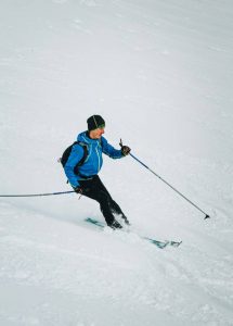 V zime sú jeho doménou lyže a skialpinizmus. Foto: archív P. Fraňa