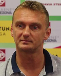 Hlavný tréner Karol  Praženica