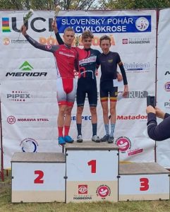 V medzinárodnej konkurencii sa medzi juniormi nestratil podbrezovský cyklista Matthias Schwarzbacher, ktorý skončil na druhom mieste a pripísal si body do UCI rebríčka. Foto: P. Medveď