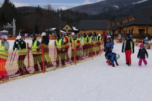V týchto dňoch sú na Táľoch desiatky detí v rámci lyžiarskych kurzov.