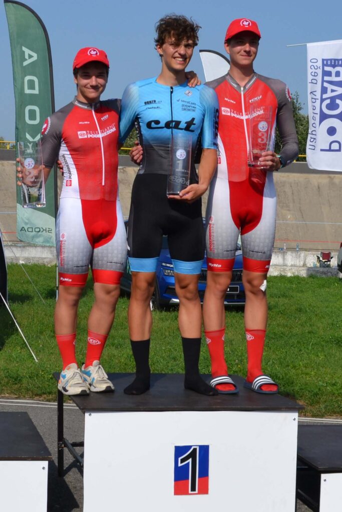 Celkové poradie Slovenského pohára v kategórii juniorov – víťaz Tomáš Drobný 
(CAT Trenčín), druhý Matúš Ďurík a tretí Adam Haľak. Foto: A. Medveďová
