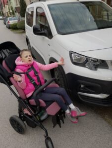 Natálka si nové auto rýchlo obľúbila. Foto: archív I.B.
