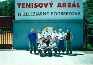 Bartolomej Holinďák (hore vpravo) sa aktívne venoval i tenisu. Foto: archív B.H.