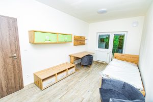 Zamestnanci majú k dispozícii jedno a dvojizbové byty. Foto: M. Štefánik