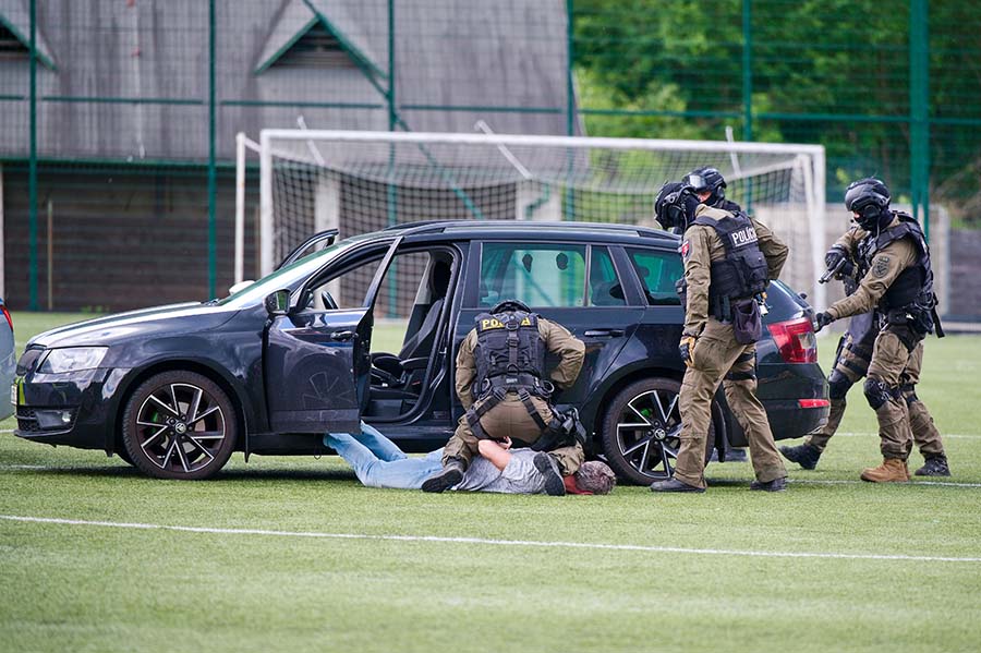 Ukážka zneškodnenia páchateľa bola zaujímavá aj pre dospelých. Foto: I. Setvák