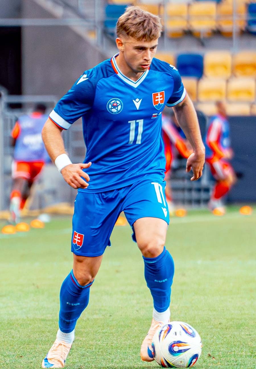 Roland Galčík v drese Slovenska počas zápasu s Maltou. Foto: sportdesign.sk