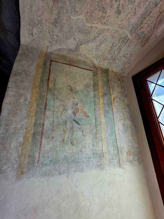 Súčasťou obnovy je aj postupné odhaľovanie pôvodnej výzdoby, vďaka ktorej získavame
nové poznatky o historickej podobe hradu. Foto: V. Homola